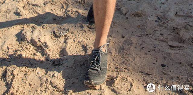 徒步登山鞋不适合走沙漠 登山鞋适合沙漠徒步吗?